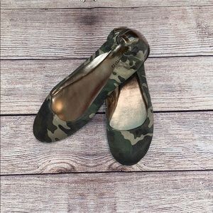 Camo flats